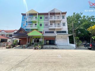 For sale 3 Beds retail Space in Lam Luk Ka, Pathum Thani