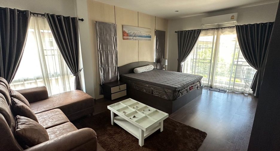 For sale 4 bedrooms house in San Kamphaeng, Chiang Mai