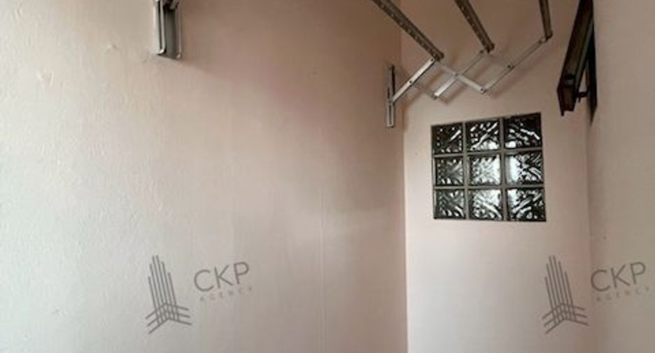 For sale 2 bedrooms condo in Yan Nawa, Bangkok