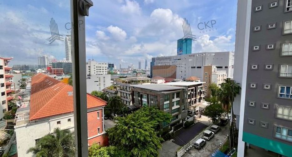 For sale 2 bedrooms condo in Yan Nawa, Bangkok
