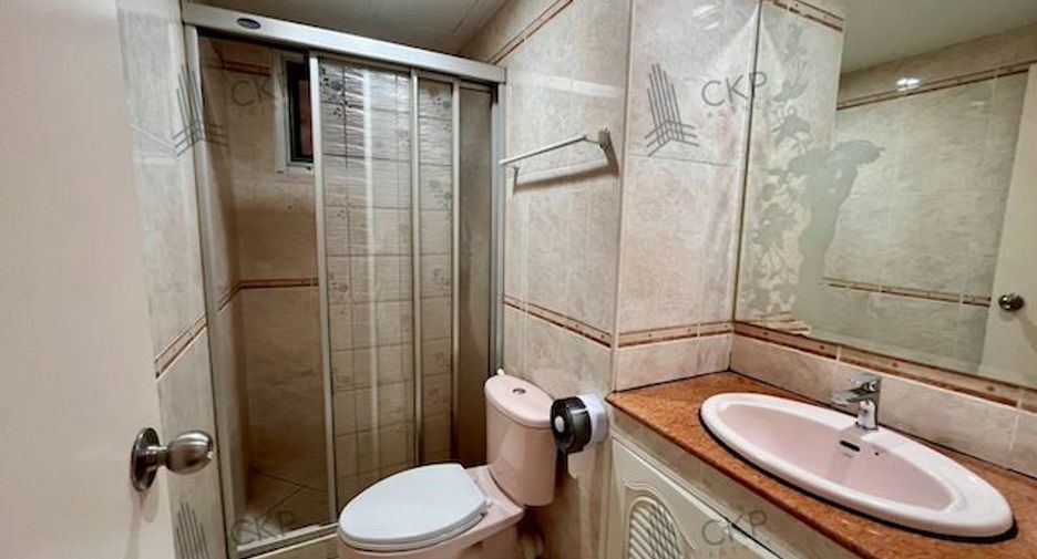 For sale 2 bedrooms condo in Yan Nawa, Bangkok