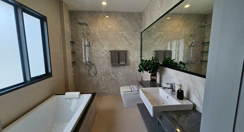 For sale 4 bedrooms house in Bang Phli, Samut Prakan