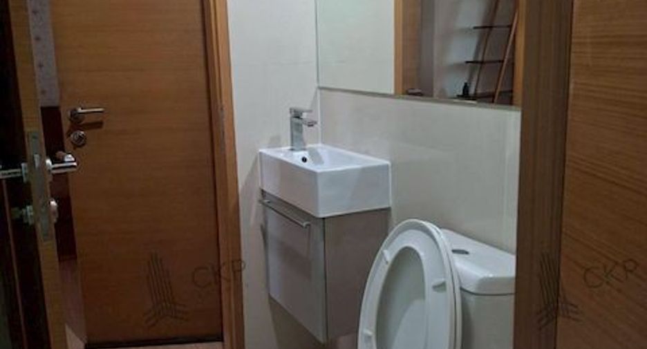 For sale 1 bed condo in Huai Khwang, Bangkok