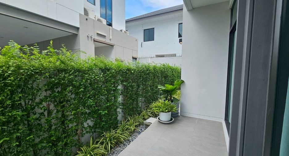 For sale 4 bedrooms house in Bang Phli, Samut Prakan