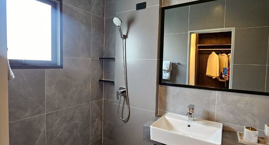 For sale 4 bedrooms house in Bang Phli, Samut Prakan