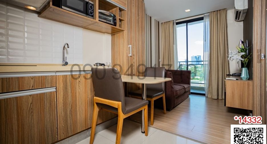 For rent 1 bed serviced apartment in Watthana, Bangkok