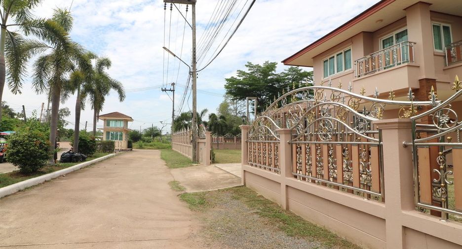 For sale 5 bed house in Mueang Udon Thani, Udon Thani