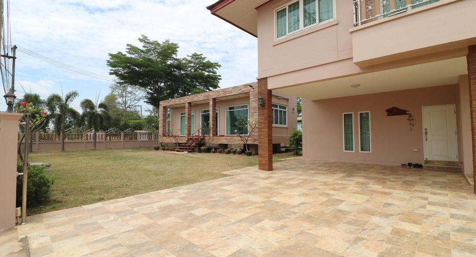 For sale 5 bed house in Mueang Udon Thani, Udon Thani