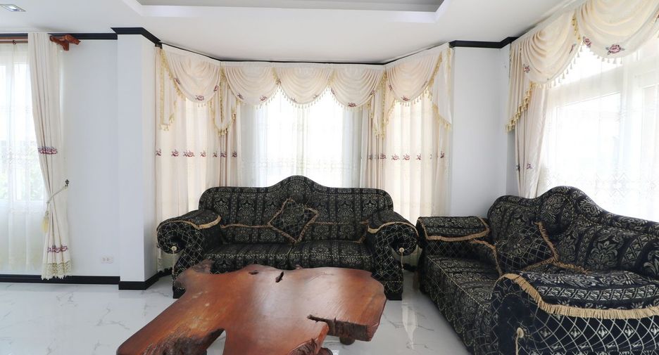 For sale 5 bed house in Mueang Udon Thani, Udon Thani