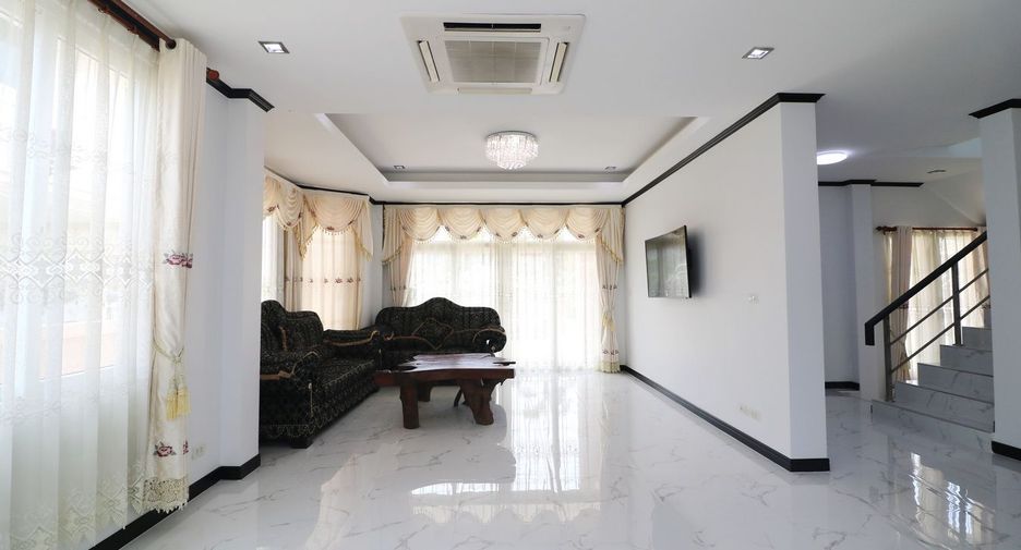 For sale 5 bed house in Mueang Udon Thani, Udon Thani