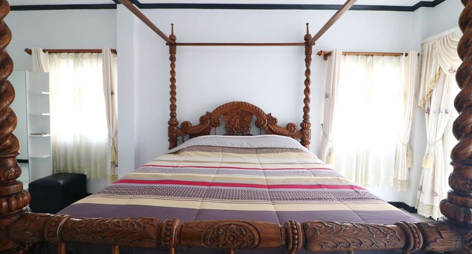 For sale 5 bed house in Mueang Udon Thani, Udon Thani