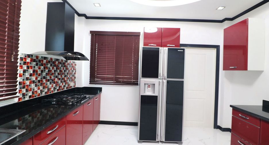 For sale 5 bed house in Mueang Udon Thani, Udon Thani