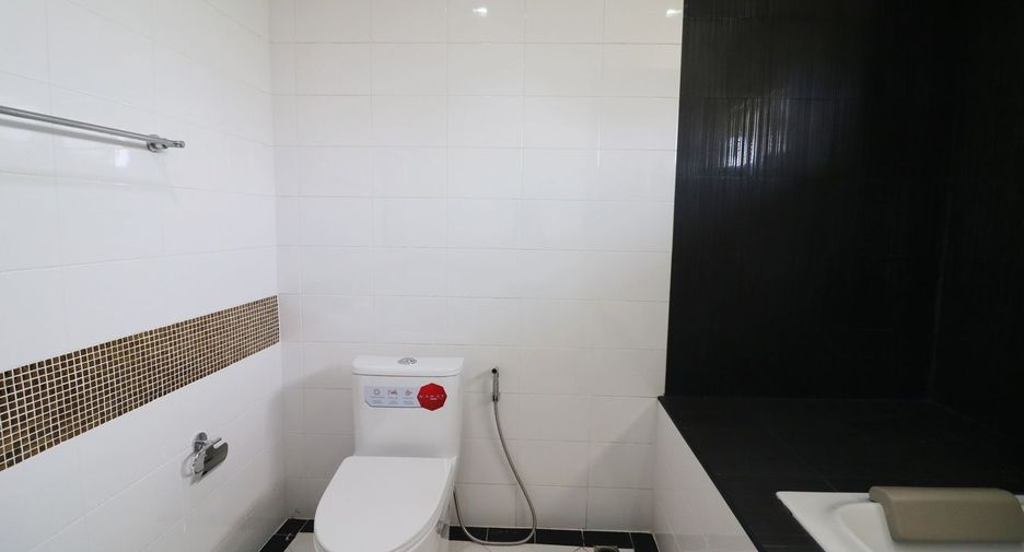 For sale 5 bed house in Mueang Udon Thani, Udon Thani