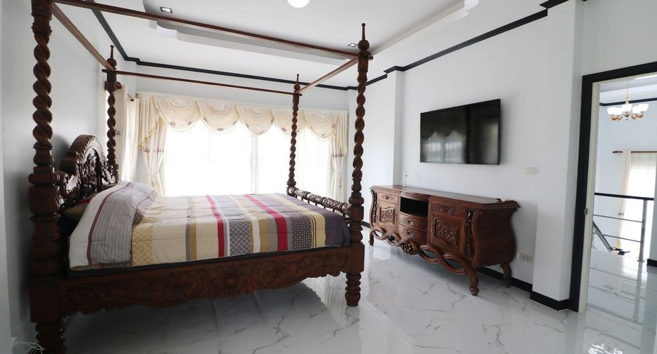 For sale 5 bed house in Mueang Udon Thani, Udon Thani