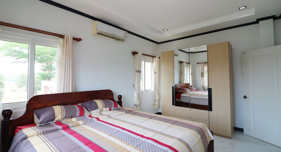 For sale 5 bed house in Mueang Udon Thani, Udon Thani
