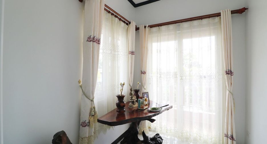 For sale 5 bed house in Mueang Udon Thani, Udon Thani