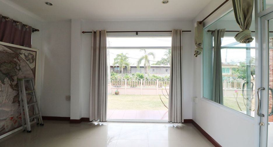 For sale 5 bed house in Mueang Udon Thani, Udon Thani