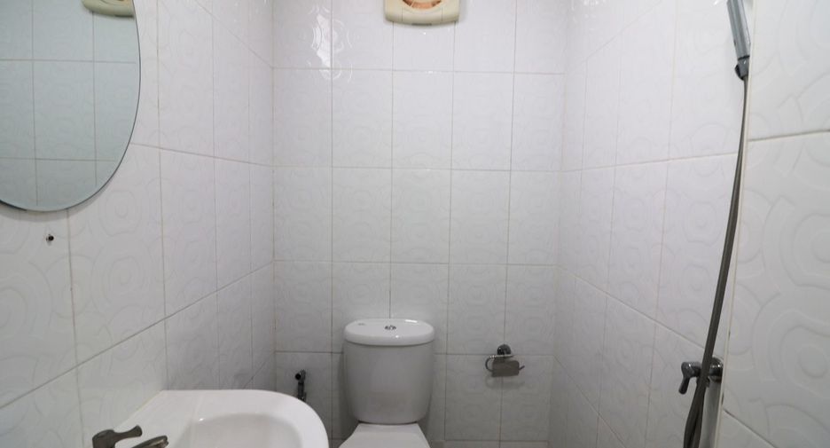 For sale 5 bed house in Mueang Udon Thani, Udon Thani