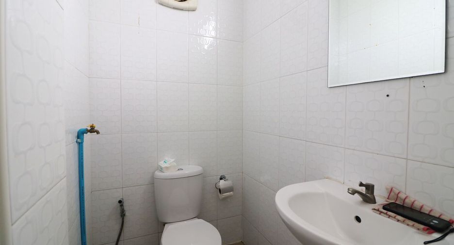 For sale 5 bed house in Mueang Udon Thani, Udon Thani