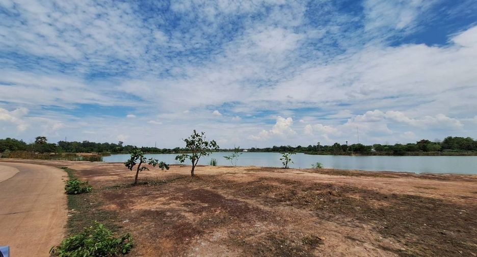 For sale 5 bed house in Mueang Udon Thani, Udon Thani