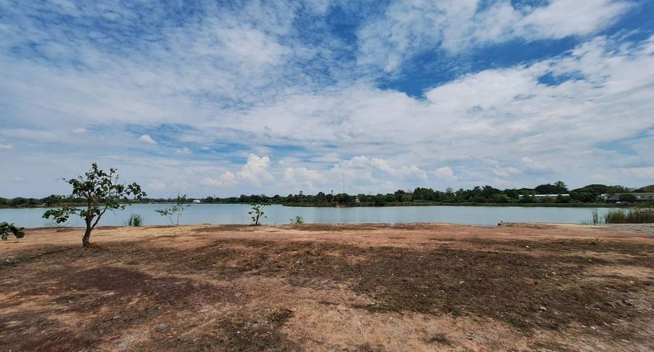 For sale 5 bed house in Mueang Udon Thani, Udon Thani