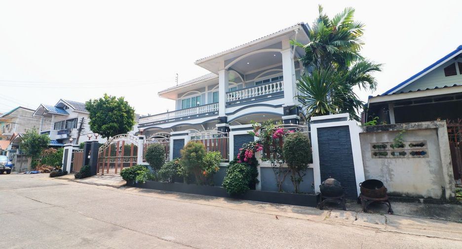 For sale 4 bed house in Mueang Udon Thani, Udon Thani