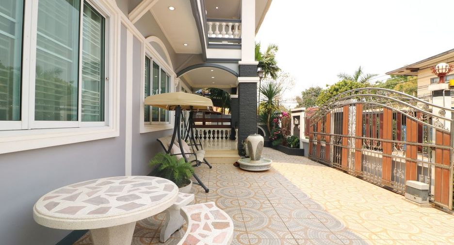 For sale 4 bed house in Mueang Udon Thani, Udon Thani