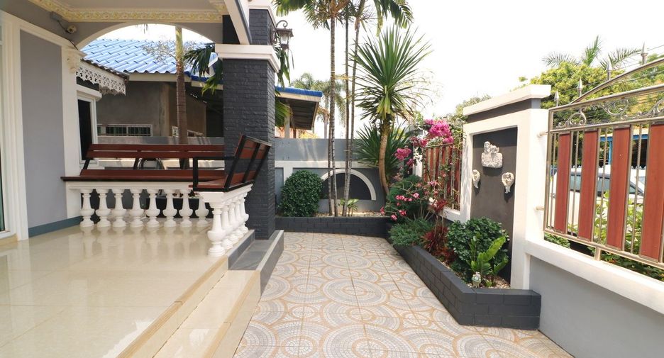For sale 4 bed house in Mueang Udon Thani, Udon Thani
