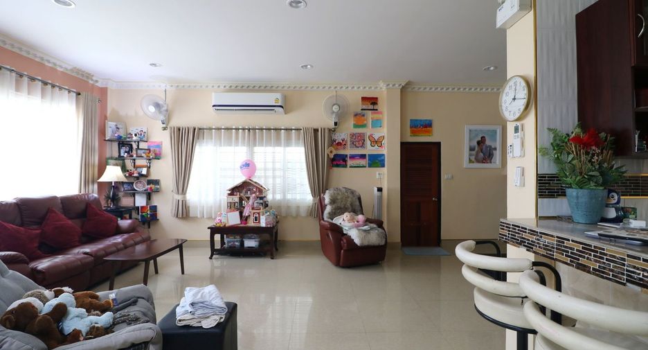 For sale 4 bed house in Mueang Udon Thani, Udon Thani
