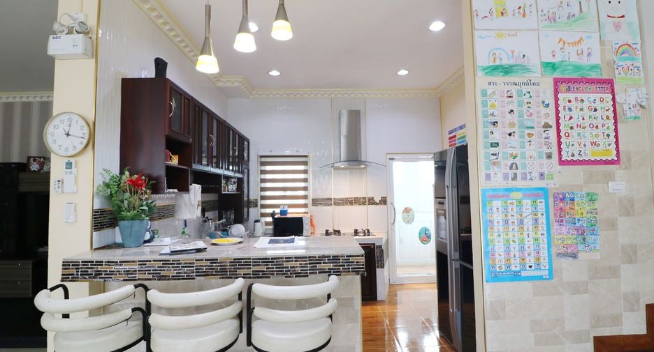 For sale 4 bed house in Mueang Udon Thani, Udon Thani