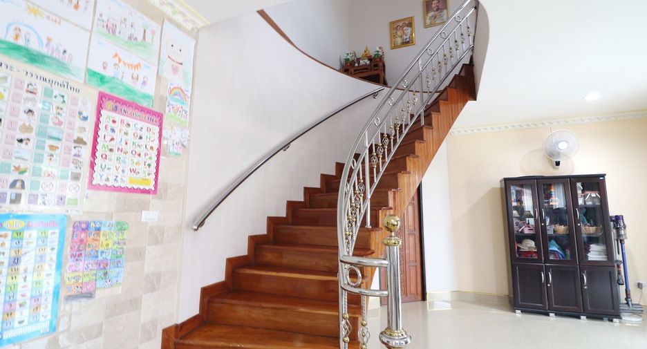For sale 4 bed house in Mueang Udon Thani, Udon Thani
