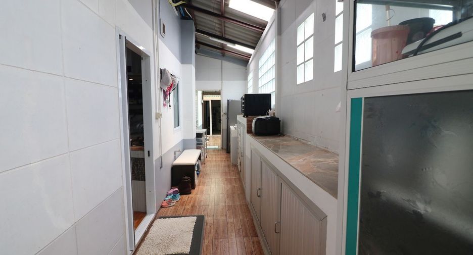 For sale 4 bed house in Mueang Udon Thani, Udon Thani