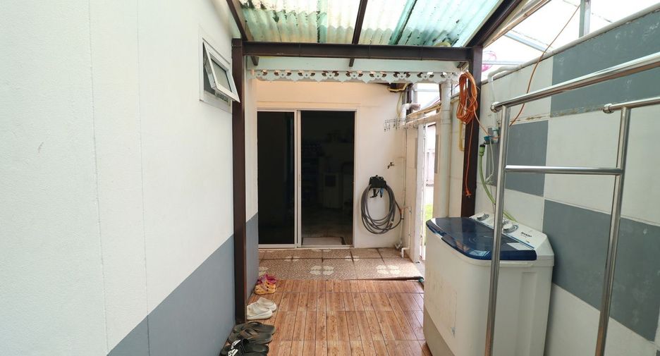 For sale 4 bed house in Mueang Udon Thani, Udon Thani