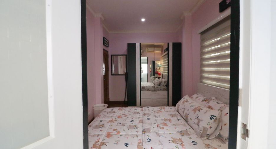 For sale 4 bed house in Mueang Udon Thani, Udon Thani