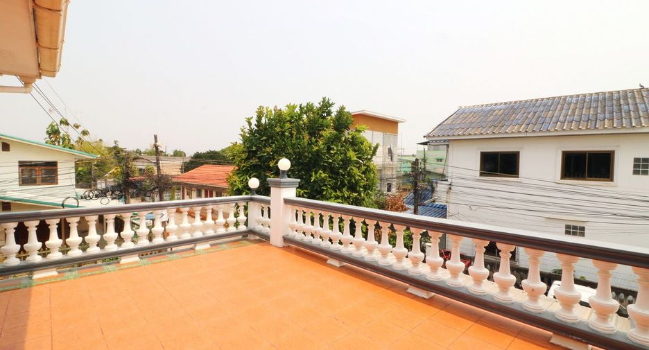 For sale 4 bed house in Mueang Udon Thani, Udon Thani