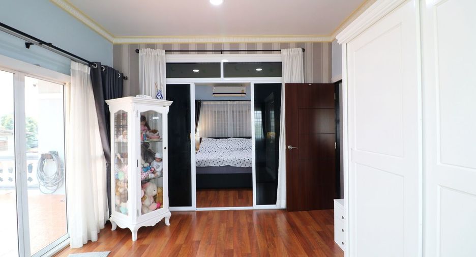 For sale 4 bed house in Mueang Udon Thani, Udon Thani