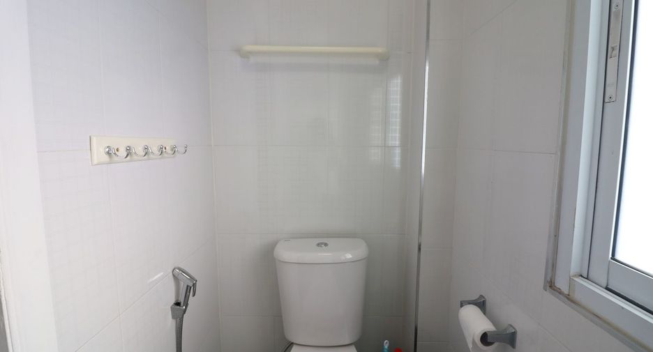 For sale 4 bed house in Mueang Udon Thani, Udon Thani