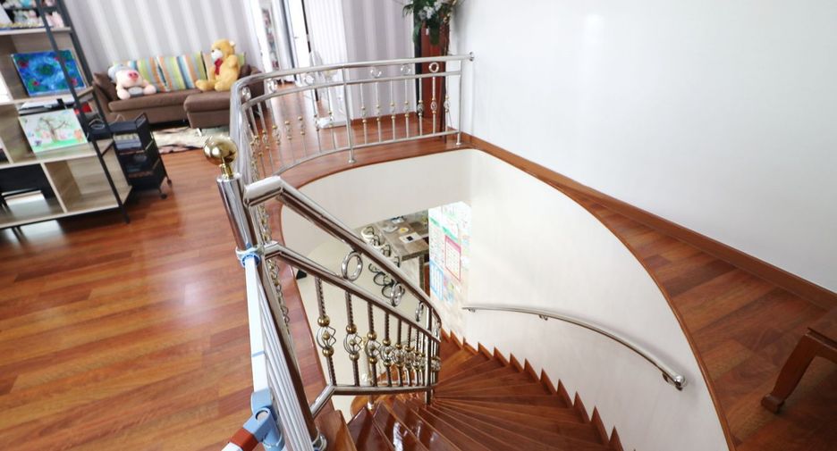 For sale 4 bed house in Mueang Udon Thani, Udon Thani