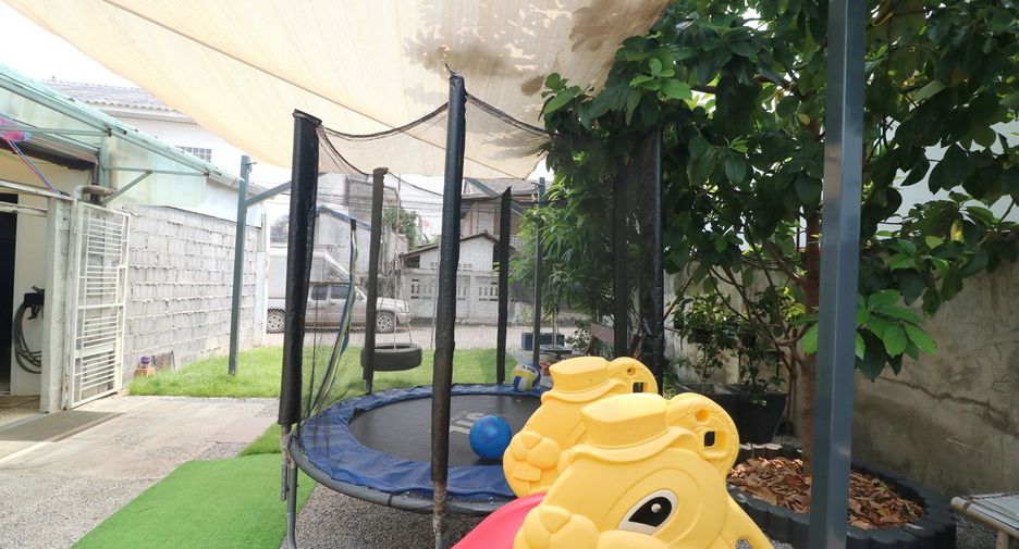For sale 4 bed house in Mueang Udon Thani, Udon Thani