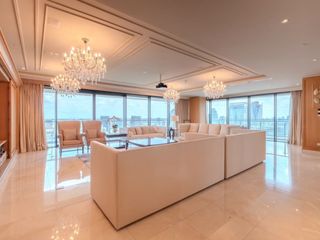 For rent そして for sale 3 Beds condo in Pathum Wan, Bangkok