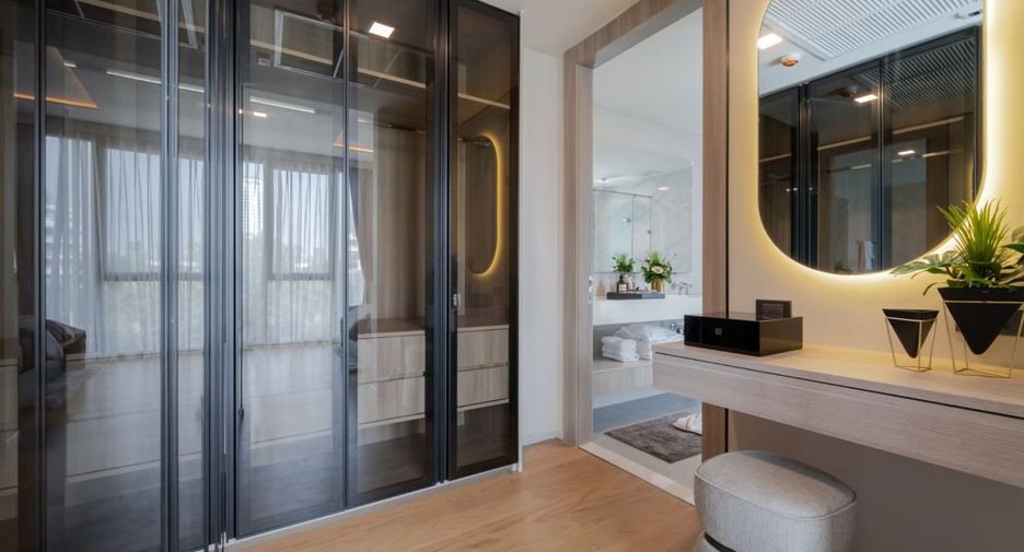 For rent 3 bedrooms condo in Watthana, Bangkok