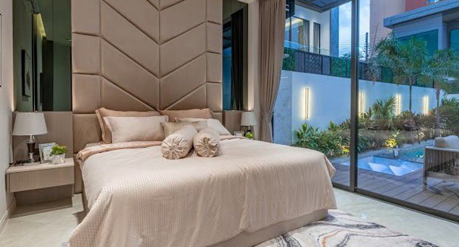 For sale 5 bedrooms villa in Bang Lamung, Chonburi
