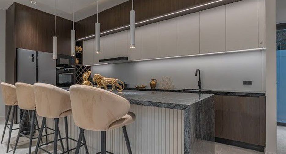 For sale 5 bedrooms villa in Bang Lamung, Chonburi