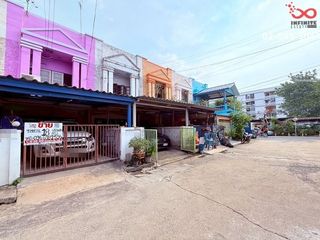 For sale 2 bed townhouse in Bang Khen, Bangkok
