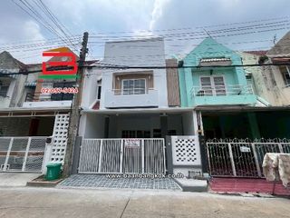 For sale 3 bed townhouse in Thanyaburi, Pathum Thani