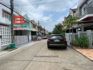 For sale 3 bed townhouse in Thanyaburi, Pathum Thani