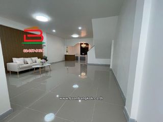 For sale 3 bed townhouse in Thanyaburi, Pathum Thani