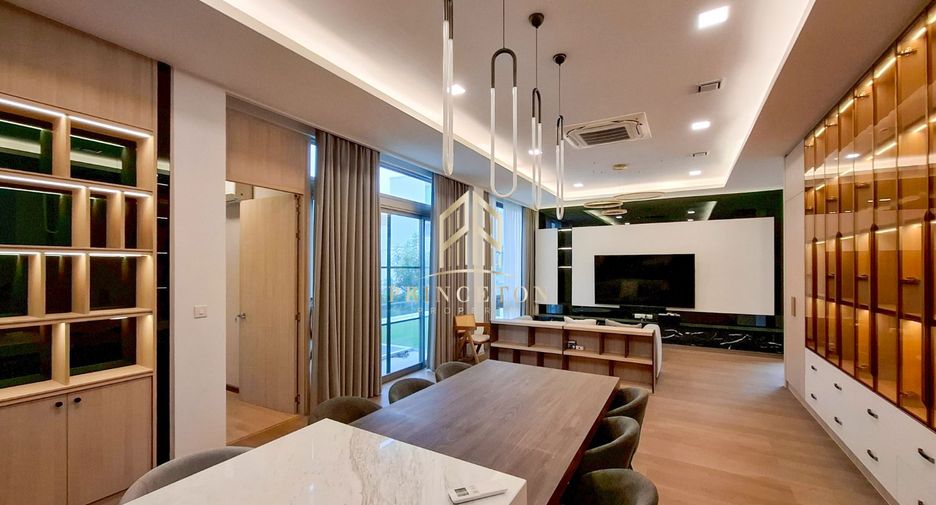 For rent and for sale 4 bedrooms house in Saphan Sung, Bangkok