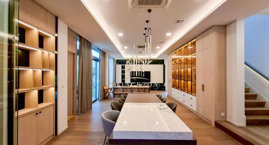 For rent and for sale 4 bedrooms house in Saphan Sung, Bangkok
