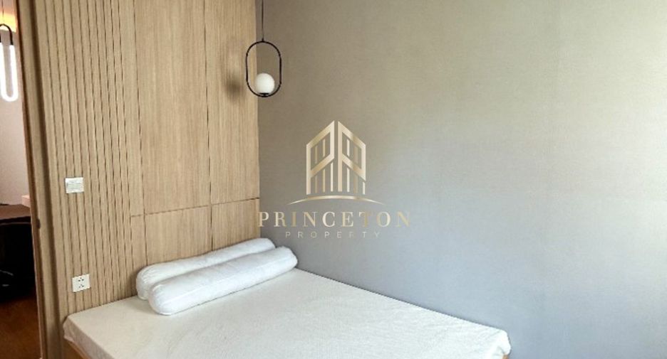 For rent and for sale 4 bedrooms house in Saphan Sung, Bangkok